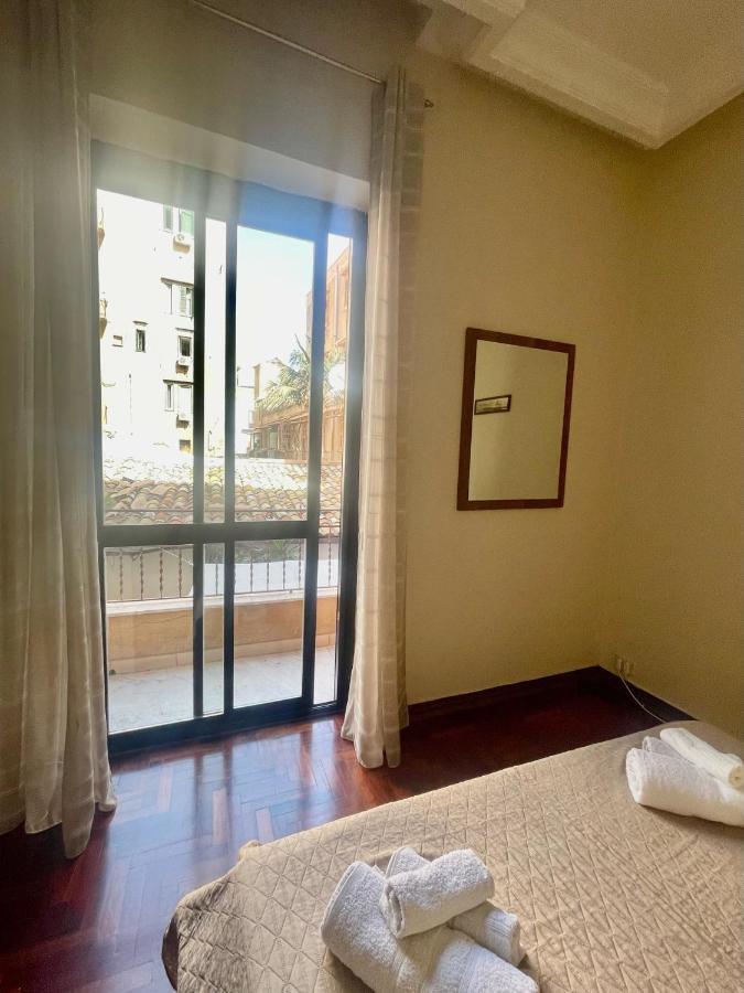 Apartament Dimora Di Maury A Due Passi Dai Trasporti E Da Ballaro Palermo Exterior photo